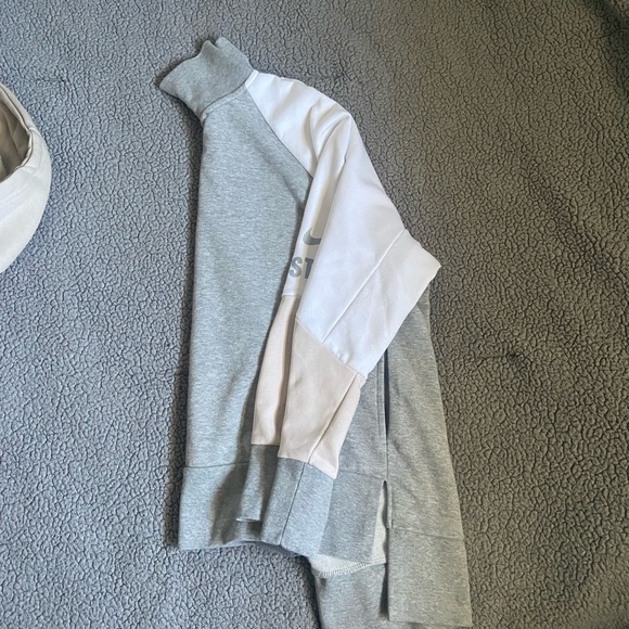 OVERSIZED NIKE QUARTER ZIP SWEATER - Picture 3 of 4